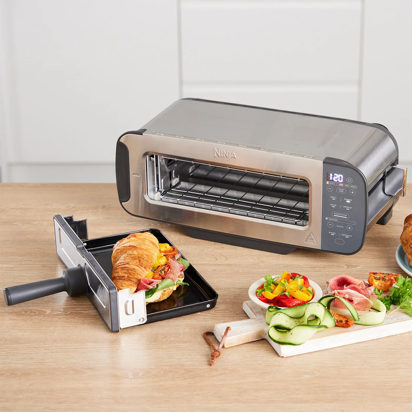 Ninja-ST202UK-Kitchen-WorkTop-GrillMode-SavouryCroissant-CloseUp